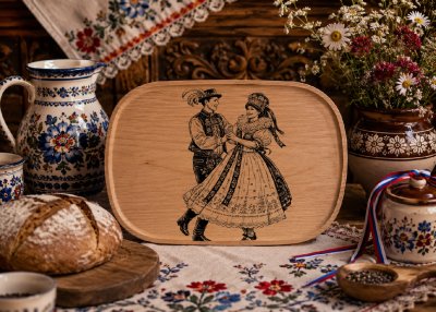 Dřevěný podnos z bukového masivu - Folklor — Děti v kroji