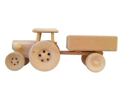 Masivní dřevěný traktor s vlečkou